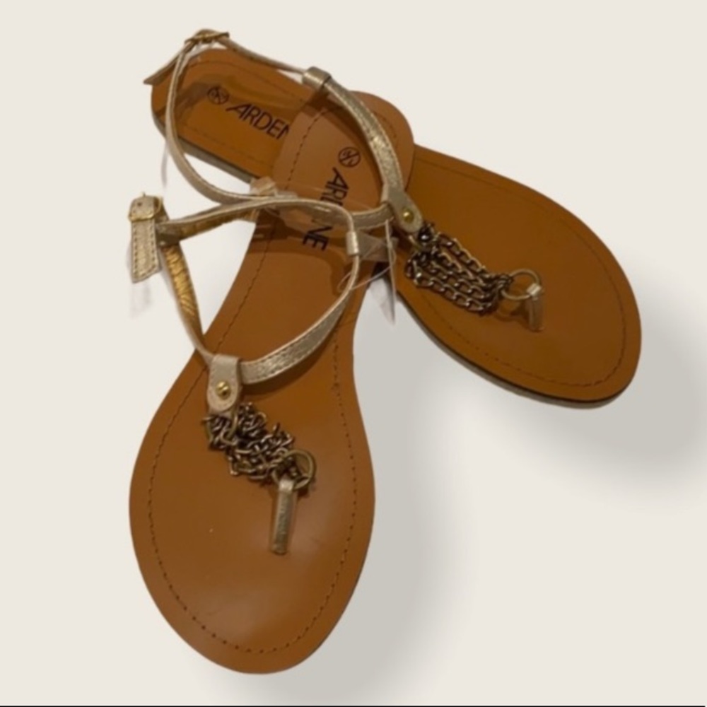🆕 Pale Antique Gold Chain Sandals…New w/ Tags!!!